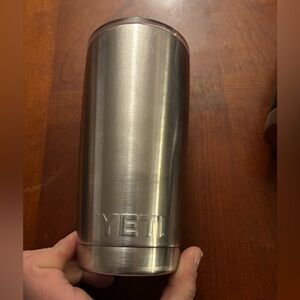 Yeti small stainless steel tumbler